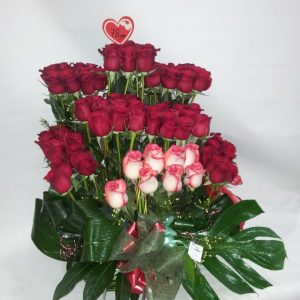 Centro rosas agrupadas