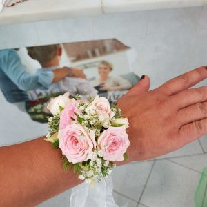 Brazalete rosas de pitiminí