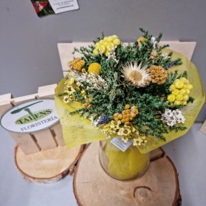 Ramo amarillo preservado